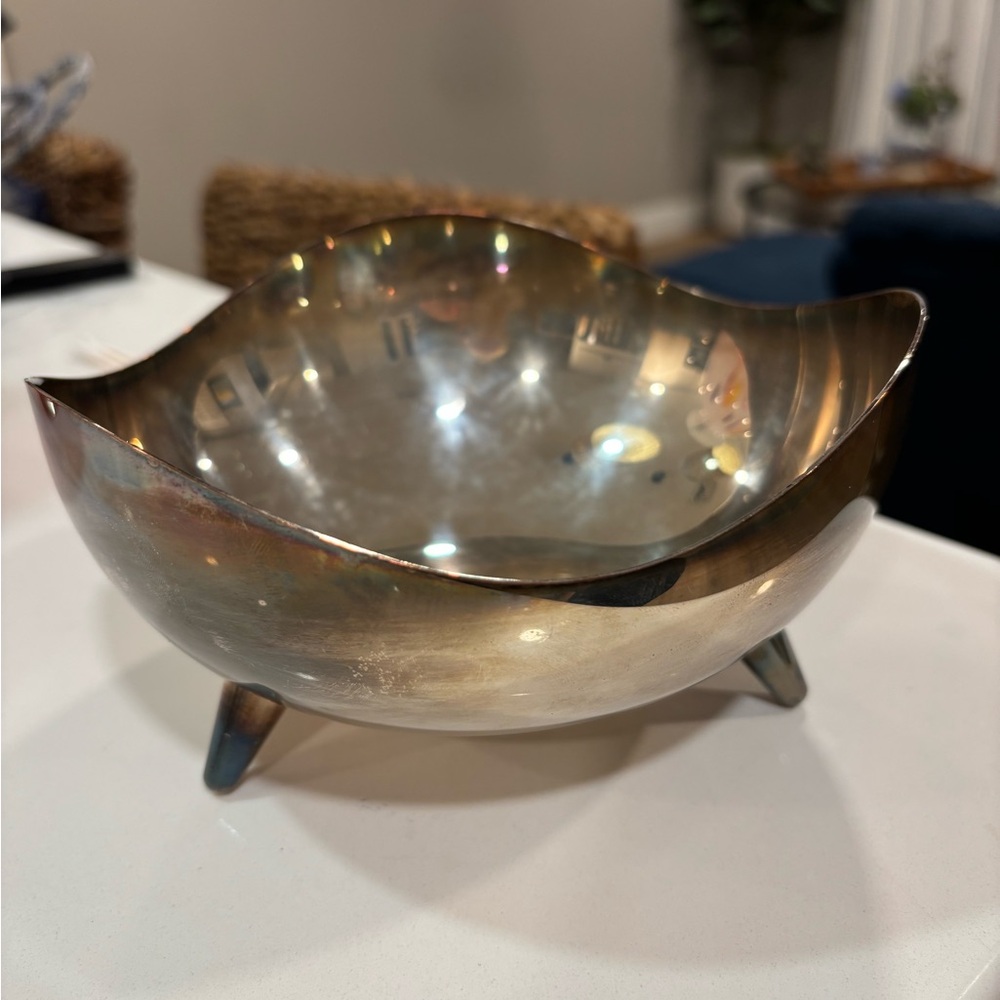 Vintage mid century modern silver plated 9” Freeform footed center piece bowl